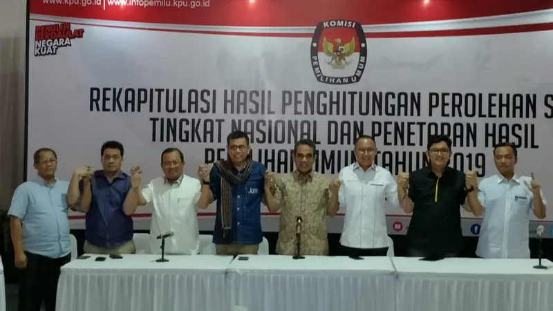 Para Sekjen koalisi Parpol pendukung Prabowo-Sandiaga Uno mendatangi Kantor KPU. (