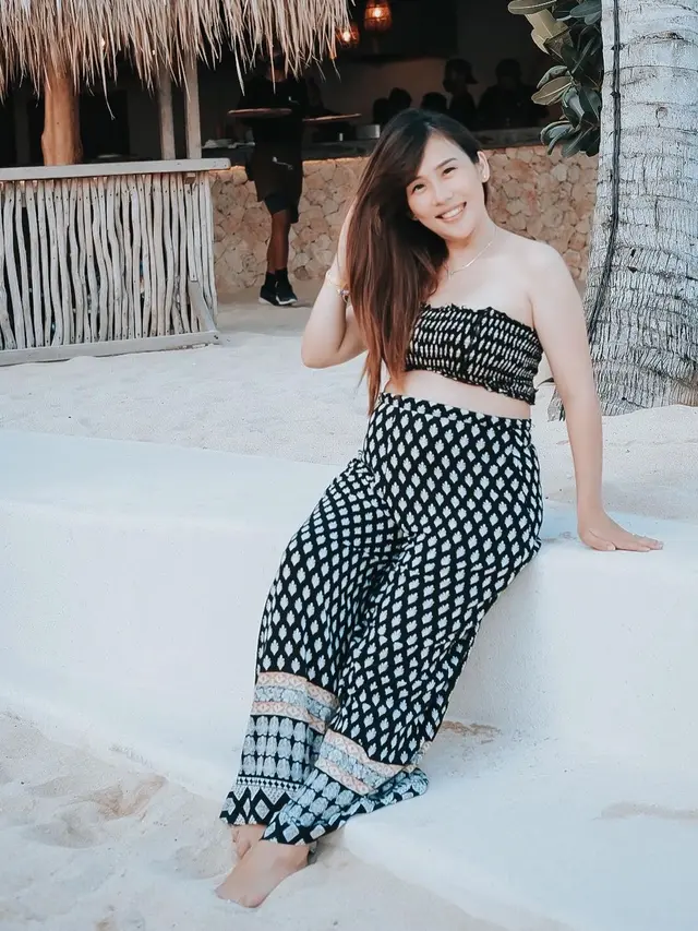 Hamil Anak Kedua, Ini 6 Potret Baby Bump Cherly Juno Eks Cherrybelle. (Sumber: Instagram/cherly7juno)