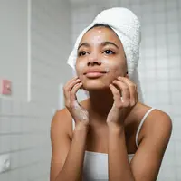 Ini cara terbaik untuk mencuci muka. /copyright Pexels/&nbsp;Ron Lach&nbsp;