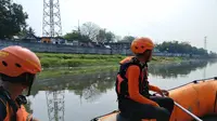 Nekat Terjun Ambil Kunci, Pemuda Hilang di Banjir Kanal Barat