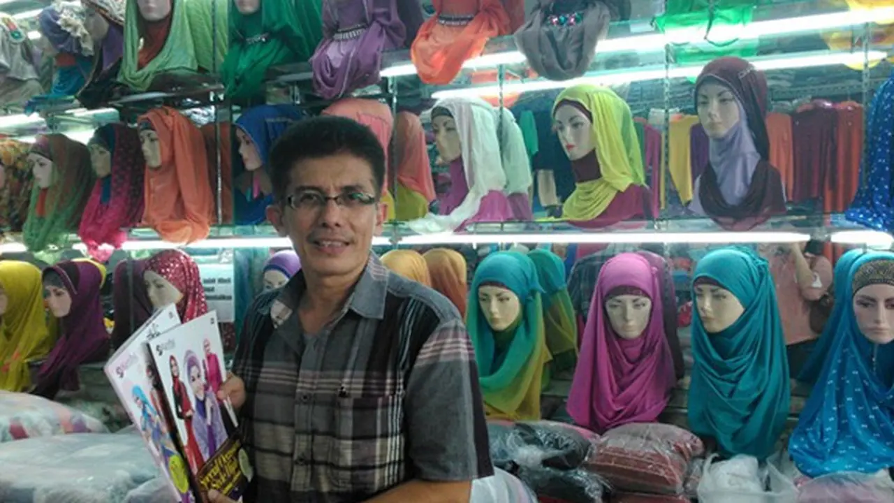 Lepas Profesi Bankir, Safrizal Sukses Berdagang Hijab "Kartina"