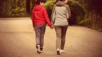Ibu angkat dan anak pra remaja. (Foto: Pixabay)