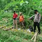Polisi saat olah TKP di hutan Magersaren, Kecamatan Jiken, Kabupaten Blora, Jawa Tengah (Liputan6.com/Ahmad Adirin)