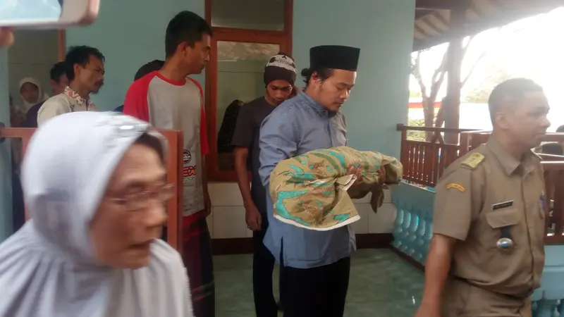 Gempa Kecil Iringi Kematian Bayi Lelaki yang Diduduki Mama Muda