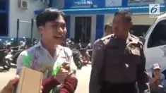 Seorang siswa viral karena penampilannya kemayu saat menjalani hukuman yang diberikan polisi