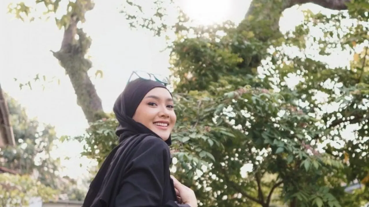 6 Potret Terbaru Cita Citata yang Putuskan Berhijab, Didoakan Istiqomah (