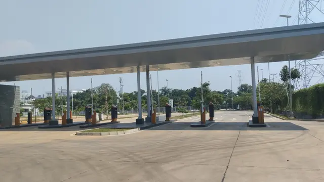 Penampakan Pintu Tiket untuk Akses Masuk Bus di Jakarta International Stadium (JIS).