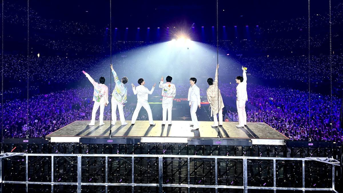 Konser Las Vegas BTS Hari Kedua, ARMY di Media Sosial Ngamuk Lihat Kelakuan  Fans di Lokasi kepada Jin