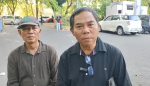 Tangis Keluarga Sambut Kedatangan Jenazah Sopir Korban Penembakan KKB