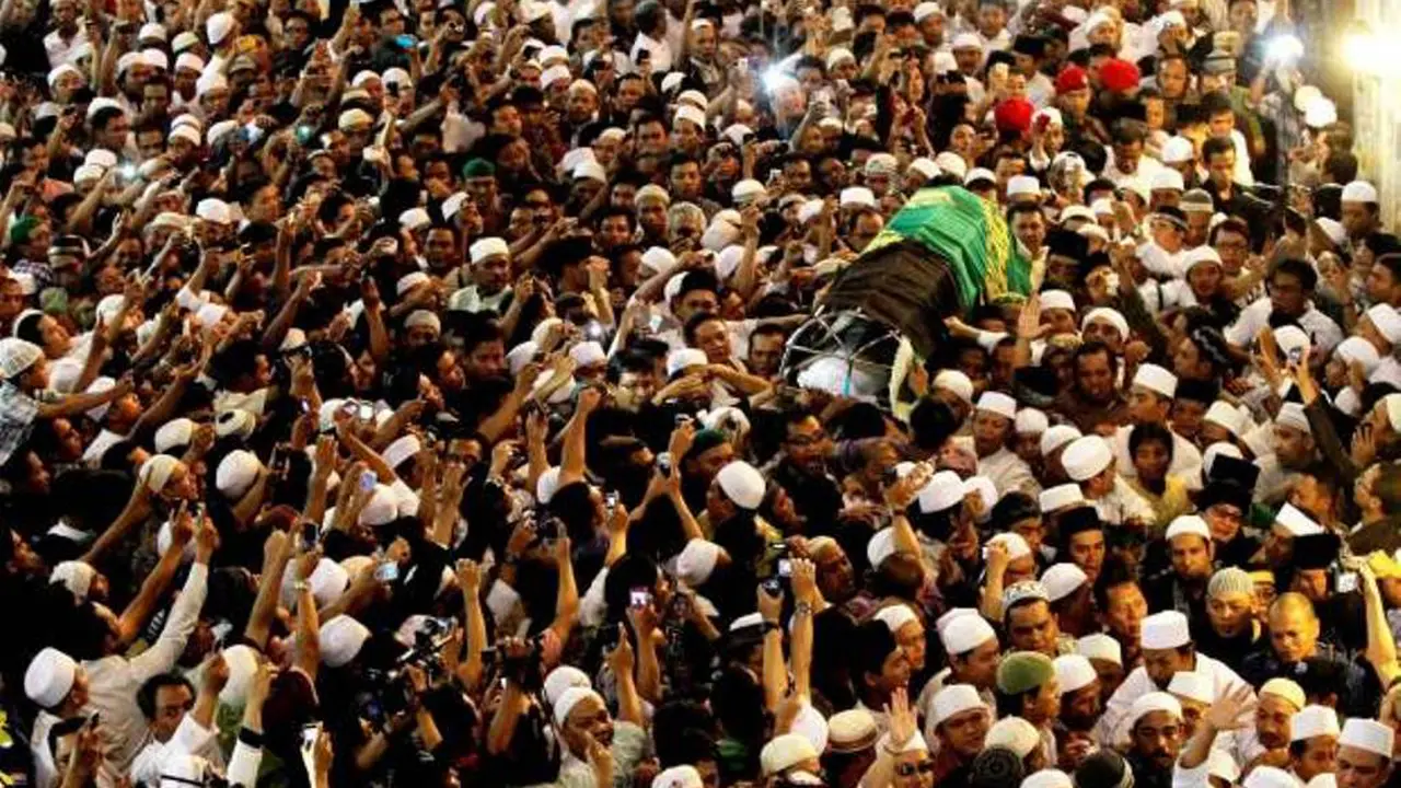 Tepat Dua Tahun Lalu, Kepergian Uje Diantar Banyak Orang