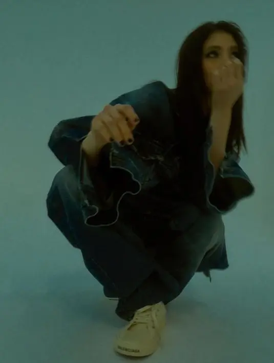 Lawan main Song Kang di drama Korea Nevertheless tersebut langsung dibanjiri pujian dari para penggemar di media sosial. (Instagram/xeesoxee).