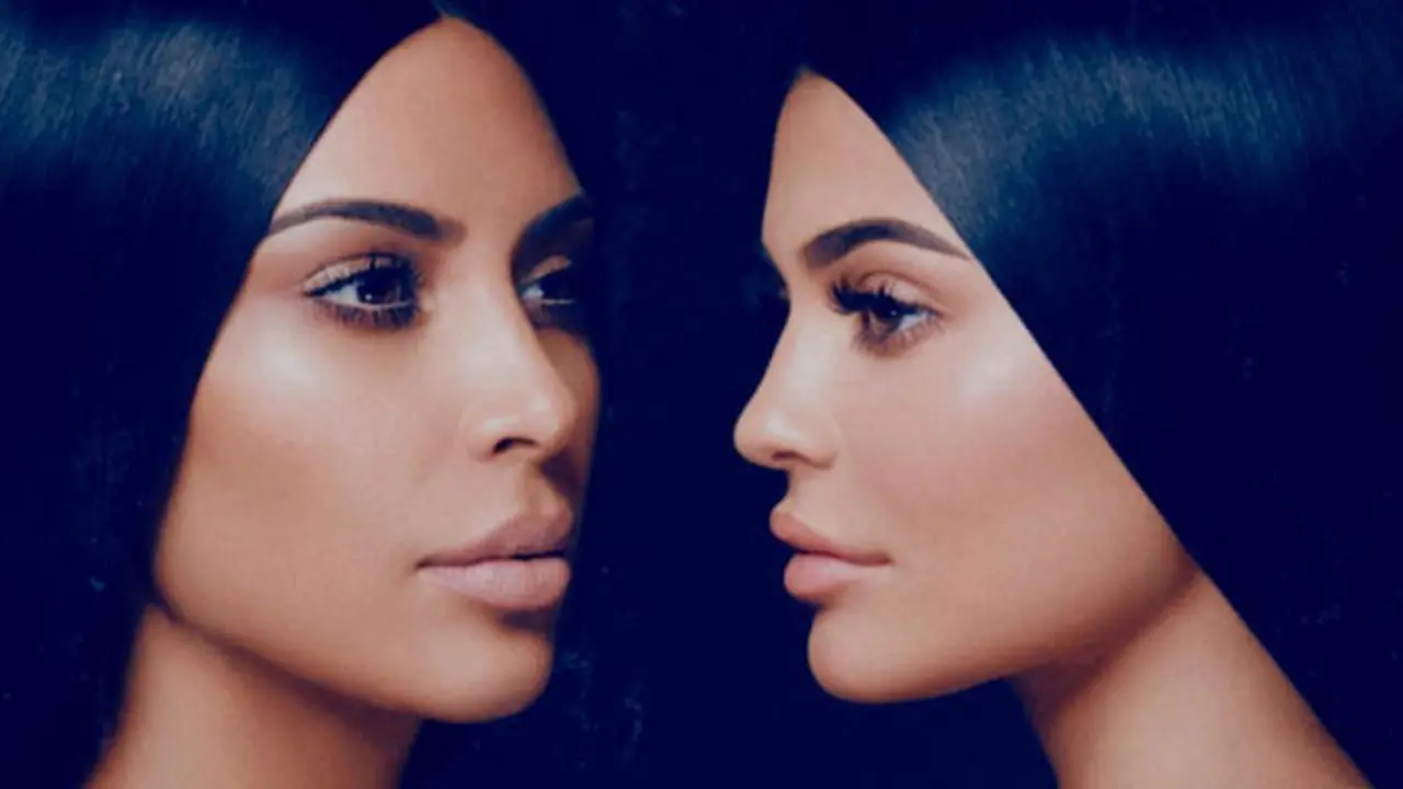 [Bintang] Kim Kardashian - Kylie Jenner