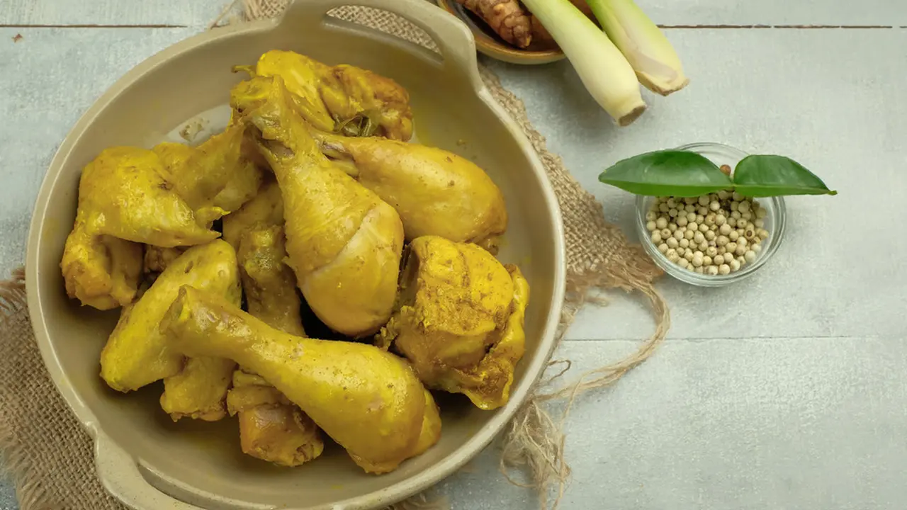 Biar Empuk dan Nggak Keras, Begini Cara Membuat Ayam Goreng yang Benar