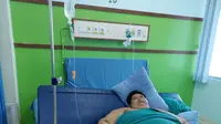 Fajri, 27 tahun, warga Pedurenan, Karang Tengah, Kota Tangerang yang menderita obesitas hingga berat badannya 280 Kilogram, mendapatkan penanganan intensif di RSUD Kota Tangerang.