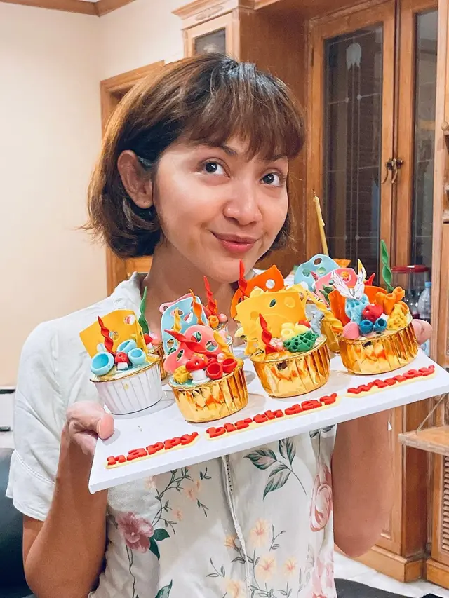 6 Potret Ultah Windy Wulandari ke-42, Dapat Kejutan dari Keluarga dan Sahabat