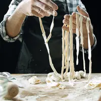 Pasta yang tersedia di minimarket jarang bebas gluten, Sahabat Fimela bisa membuatnya dengan mudah. (Foto: Freepik/master1305)