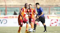 Boaz Solossa akan menjadi andalan Pusamania Borneo FC kontra Persib Bandung (Bola.com/Ahmad Latando)