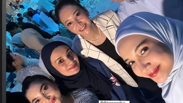 Deretan Artis yang Hadir di Launching Produk Skincare Ashanty, Kompak dengan Outfit Serba Biru (credit: instagram/zaskiasungkar15)