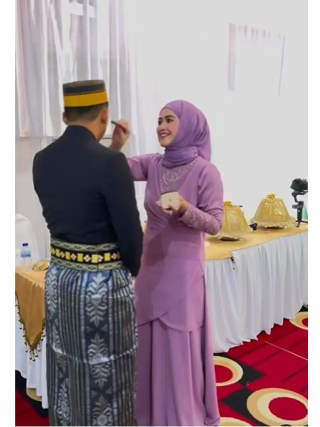 8 Potret Meggy Wulandari di Acara Siraman dan Mappacci Jelang Nikahan Anak Sambung