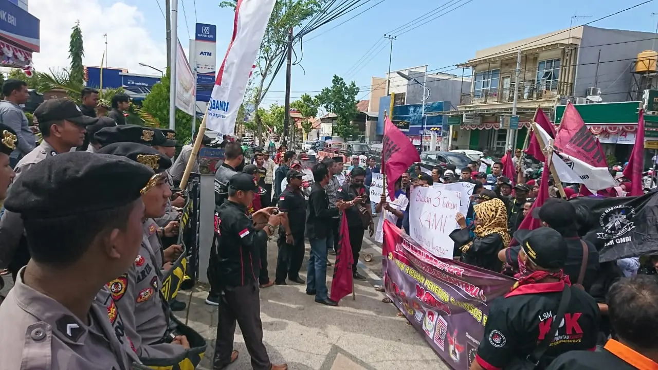Demo Sampang