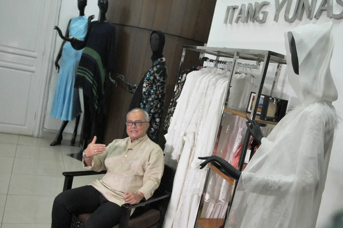 Itang Yunasz 7