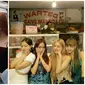 Editan Foto Blackpink Mampir di Warung Makan Ini Kocak. (Sumber: Twitter/@_Hrst dan Twitter/@permadhaniWG)