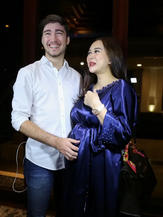 Aura Kasih dan Eryck Amaral