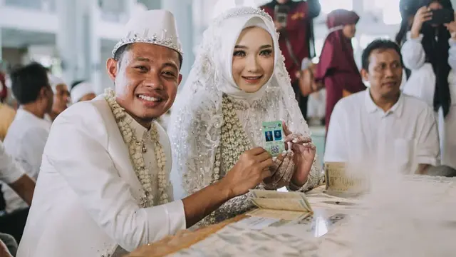 Resmi Jadi Suami Istri, Ini 6 Momen Pernikahan Evan Dimas dan Dewi Zahra