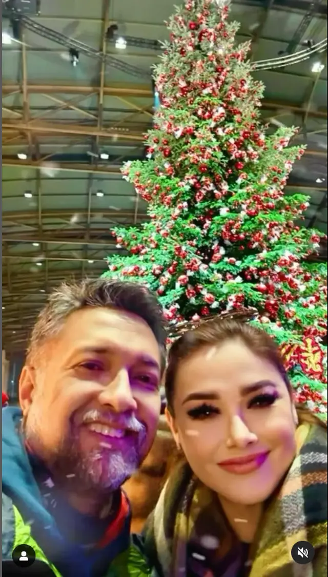 Potret harmonis 6 keluarga seleb beda agama rayakan Natal ini bikin adem lihatnya