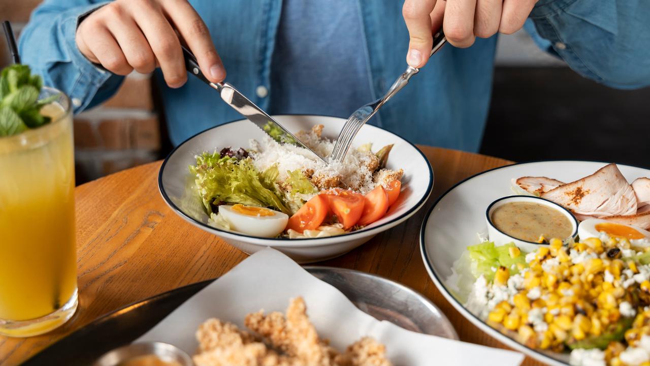 Telat Makan Siang? Ini Jam Makan Siang yang Tepat untuk Jaga Energi dan Fokus Sepanjang Hari! (Foto dok : Freepik/freepik)