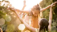 Ilustrasi Foto Ibu dan Anak Perempuan (iStockphoto)