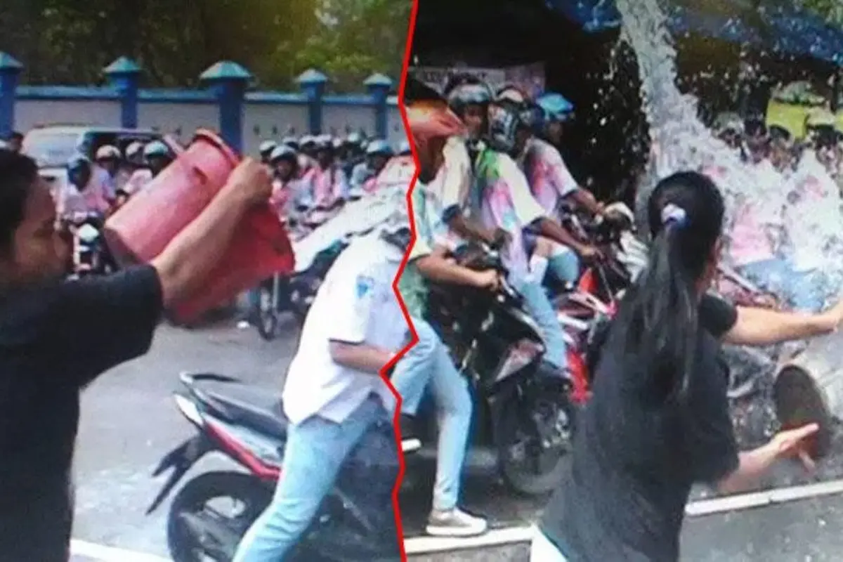 Ini Aksi Emak-emak yang Bikin Kamu Geleng Kepala Sekaligus Bangga