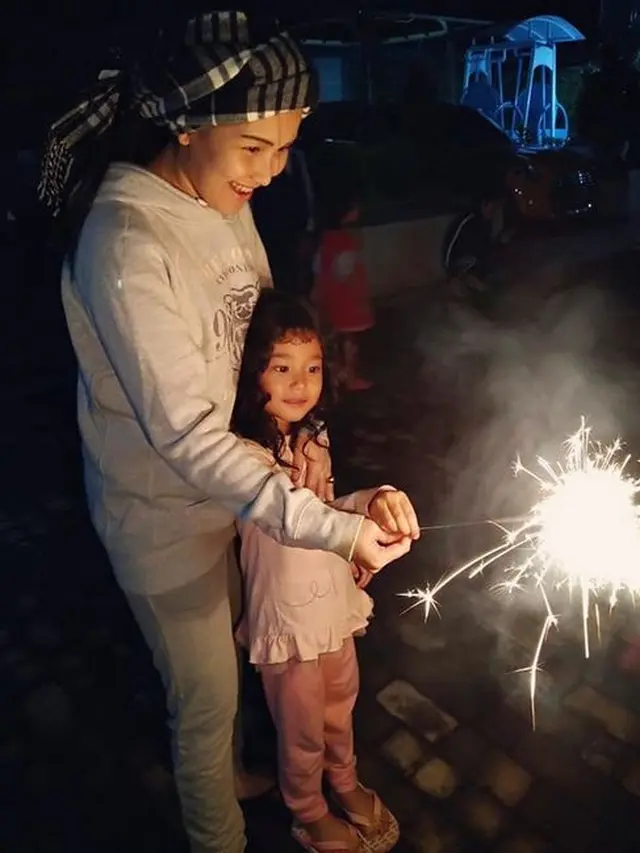 Ayu Ting Ting Sederhana