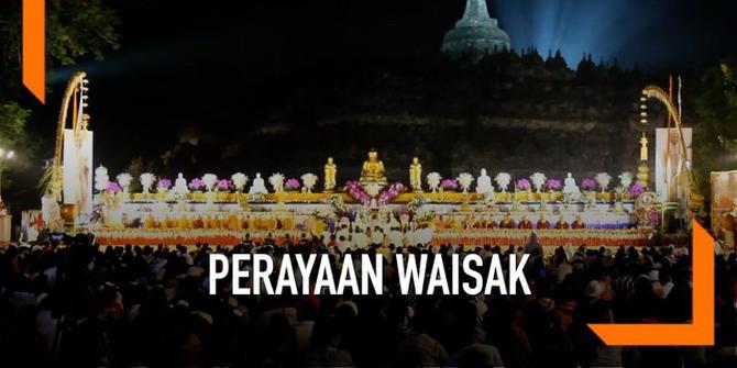 VIDEO: Khidmat, Perayaan Detik-Detik Waisak di Candi Borobudur