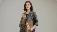 8 Contoh Model Atasan Batik Kimono Wanita 2025, Tampil Stylish dan Modern