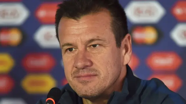 Carlos Dunga dalam konferensi pers Copa America