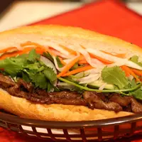 Makanan wajib icip jika kamu ingin 'tersesat' dalam 'rengkuhan' Vietnam.