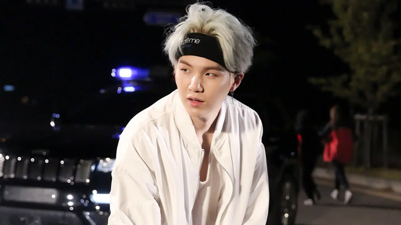 [Bintang] BTS Dituding Lip Sync, Ini Cara Suga Bungkam Haters