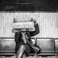 Ketika objek selalu menolak untuk difoto, fotografer ini justru 'lahirkan' karya yang keren.