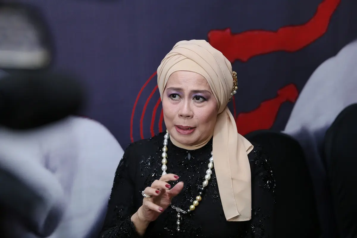 [Fimela] Dewi Yull