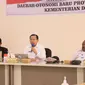 Ketua Pokja III Sumule Tumbo saat Rapat Koordinasi Satuan Tugas (Satgas) Pengawalan Daerah Otonom Baru (DOB) Provinsi Papua Pegunungan Kementerian Dalam Negeri.