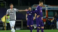 Striker Juventus, Mario Mandzukic, merayakan gol ke gawang Fiorentina pada laga Serie A di Artemio Franchi, Firenze, Minggu (24/4/2016). (AFP/Alberto Pizzoli)