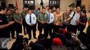 Panglima TNI, Jenderal TNI Gatot Nurmantyo (tengah) memberikan keterangan usai mengisi SPT Tahunan secara online di Mabes TNI, Jakarta, Rabu (30/3/2016). Sebelumnya Panglima TNI mengisi SPT Tahunan menggunakan E Filling. (Liputan6.com/Helmi Fithriansyah)