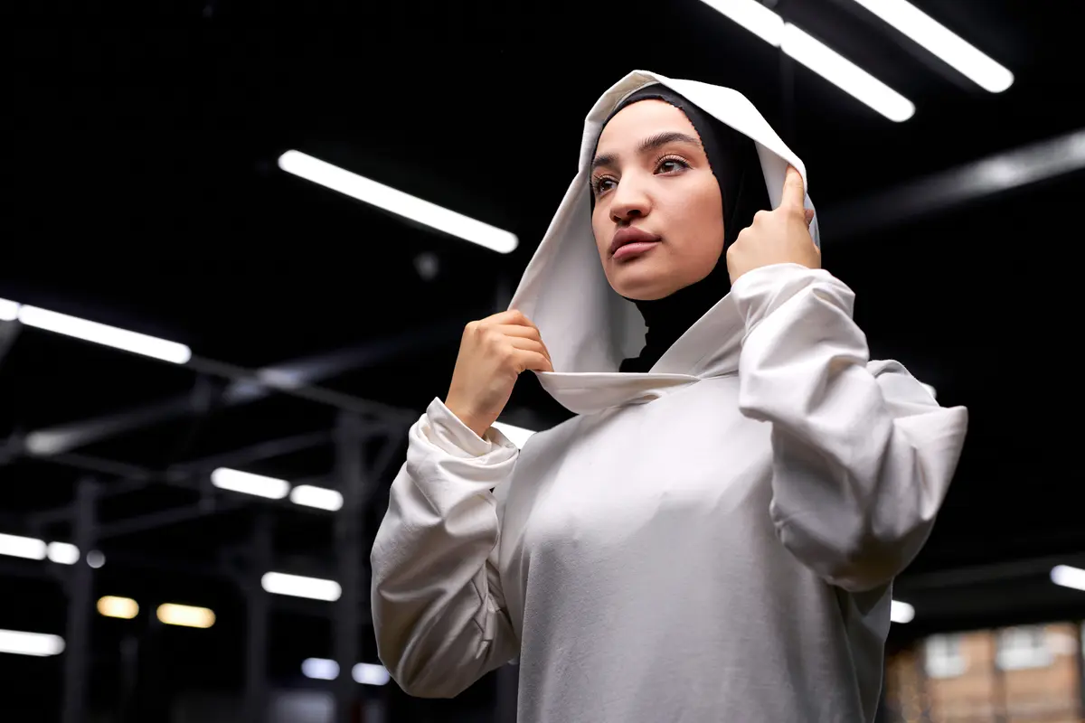 perempuan hijab kuat olahraga