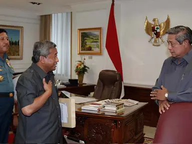 Lapor 'Kekacauan' UN, M Nuh Tertunduk Depan SBY