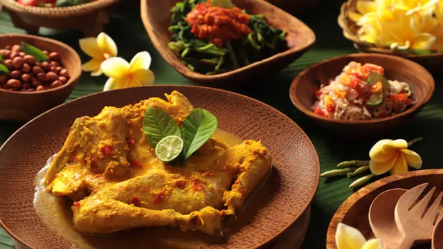 Ayam Betutu dan Sate Lilit
