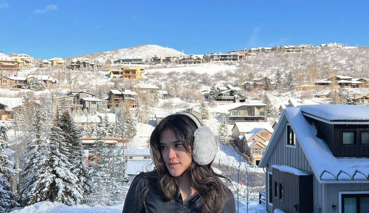Meski hanya melihat foto, Gigi mengatakan pacar Verrell punya aura yang positif. Verrell hanya menyebut nama pacarnya diakhiri huruf A. Mungkinkah Latasha? [Instagram @latashasafira]