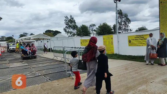 Lokasi jalsah salanah di Inggris. Jalur masuk jemaat perempuan dan pria dipisah.