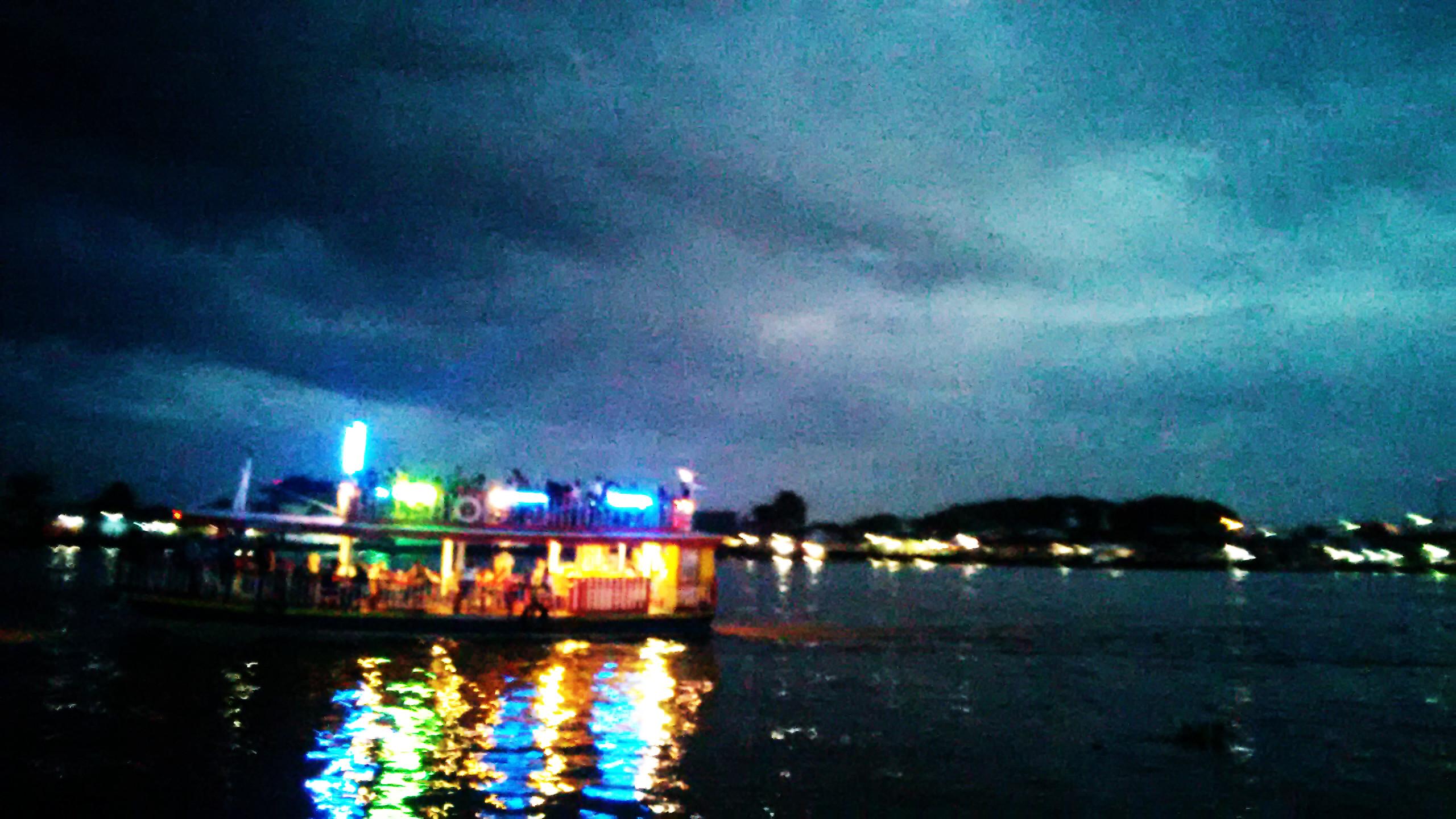 Berburu Senja Sungai Kapuas Di Bumi Khatulistiwa Regional