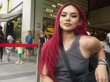 Pesona cantik Shafa Harris memang tak ada habisnya untuk diperbincangkan. Terlebih belum lama ini perempuan kelahiran 21 Desember 2003 tersebut mengganti warna rambutnya. (FOTO: instagram.com/shafaharris)